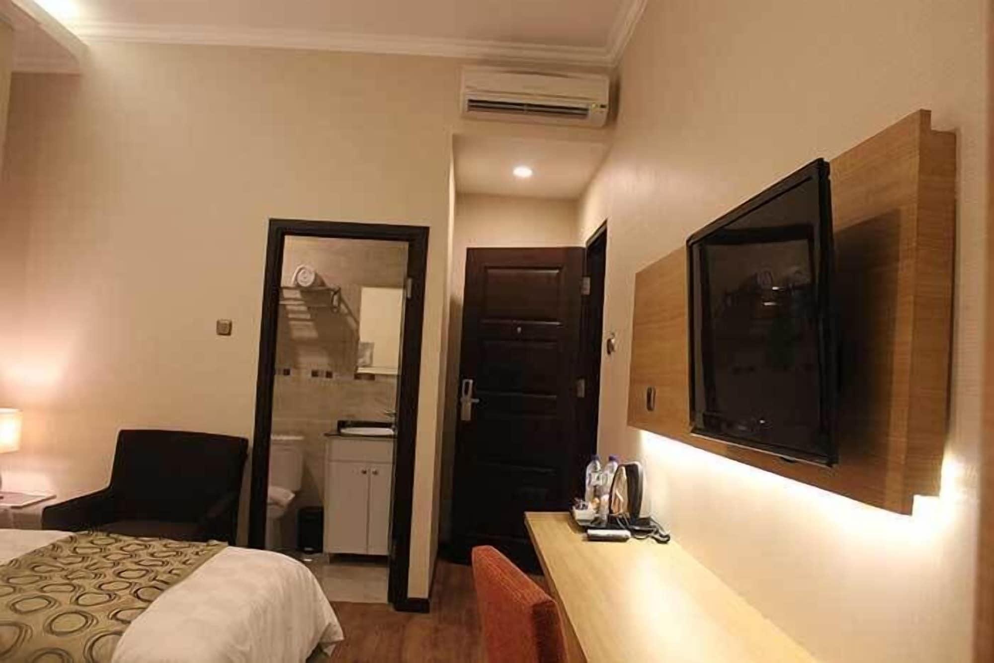 Fontana Hotel Jakarta Luaran gambar